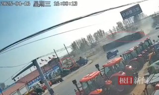 沈阳康平一半挂车为躲避追查侧翻，执法车辆被指驶离未施救